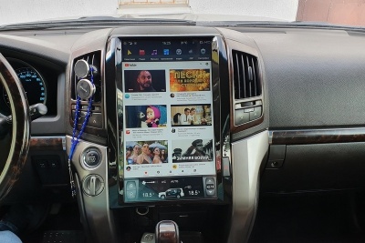 Изображение магнитолы Land Cruiser 200 "TESLA"